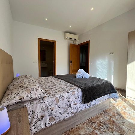 סנט אסטב ססרובירס Amplio Apartamento, 5 Camas מראה חיצוני תמונה