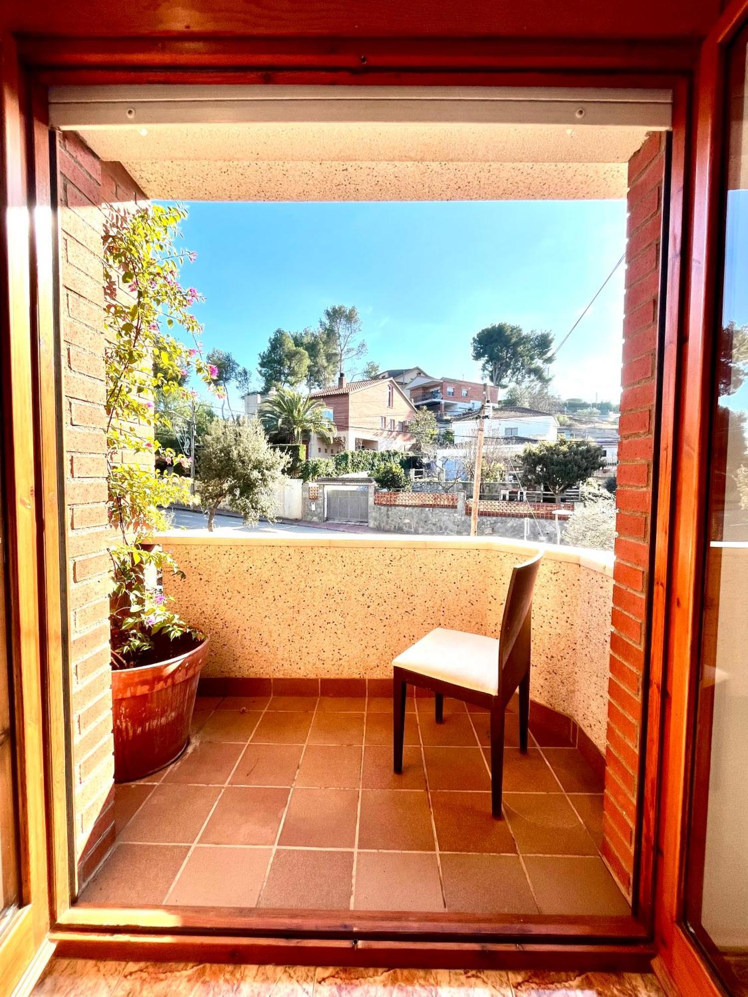 סנט אסטב ססרובירס Amplio Apartamento, 5 Camas מראה חיצוני תמונה